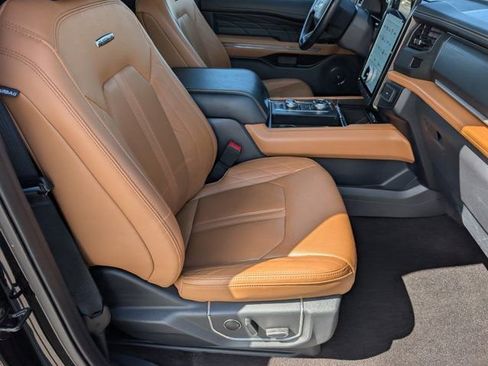 Used 2023 Ford Expedition Max Platinum AWD/4WD image 28