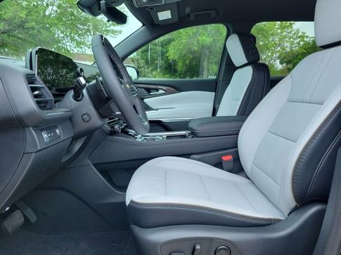 New 2026 Chevrolet Traverse High Country FWD image 11