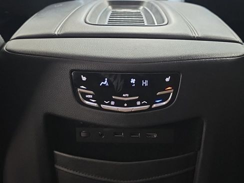 Used 2020 Cadillac Escalade Luxury image 26