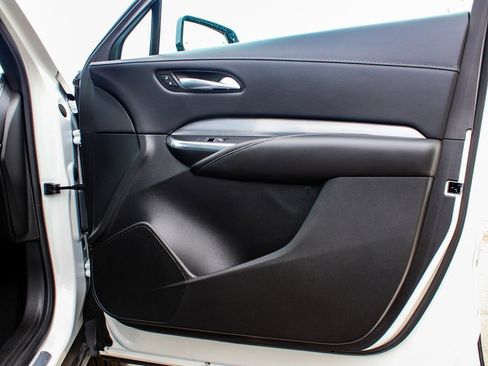 Used 2024 Cadillac XT4 Premium Luxury image 13