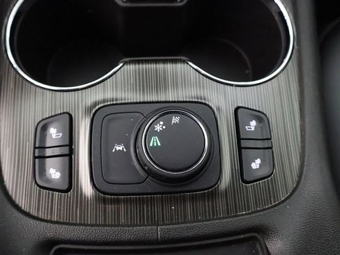 Used 2023 GMC Acadia SLT image 50