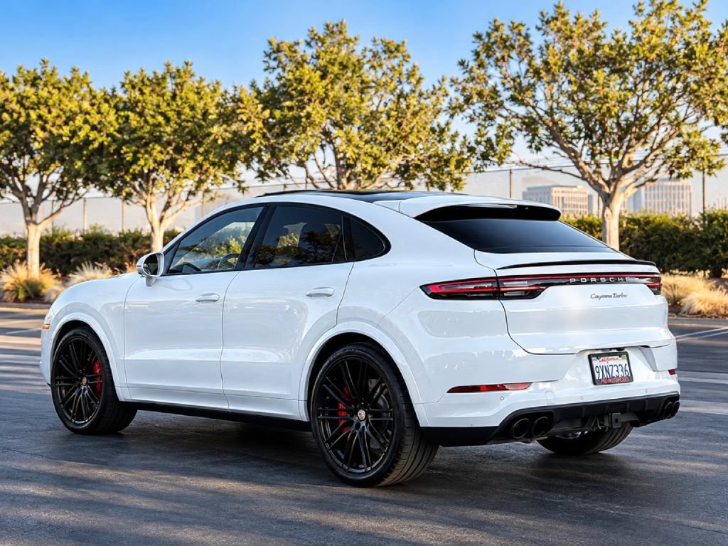 Used 2023 Porsche Cayenne Turbo AWD/4WD image 6