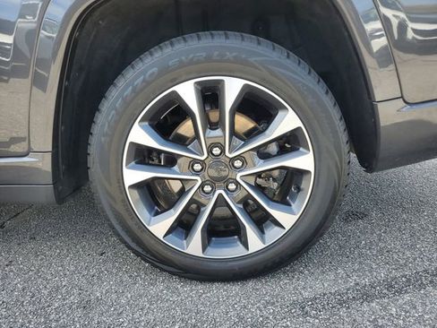 Certified 2021 Jeep Grand Cherokee L Overland w/ Luxury Tech Group IV image 11