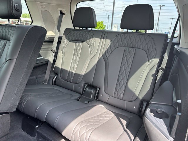 Certified 2025 BMW X7 xDrive40i AWD/4WD image 36