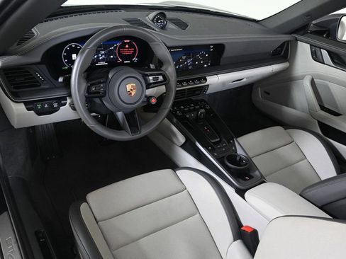 Certified 2025 Porsche 911 Carrera image 4