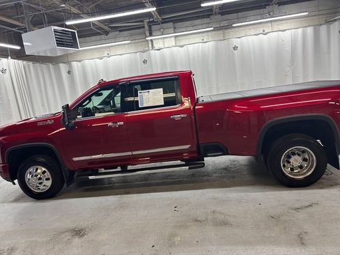 Certified 2025 Chevrolet Silverado 3500 High Country image 2