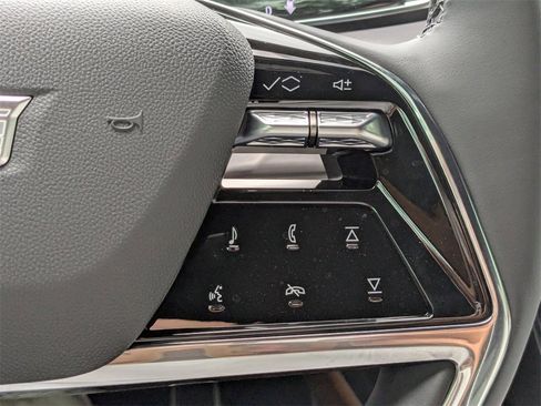 New 2026 Cadillac Vistiq Sport w/ LPO, Floor Liner Package image 32