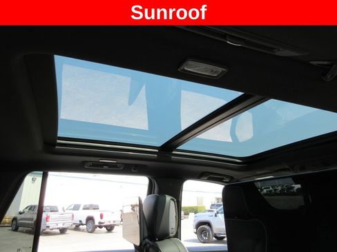 Certified 2025 GMC Yukon Denali Ultimate w/ LPO, Floor Liner Package AWD/4WD image 16