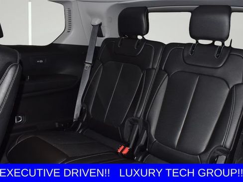 Used 2023 Jeep Grand Cherokee L Limited w/ Luxury Tech Group II AWD/4WD image 22