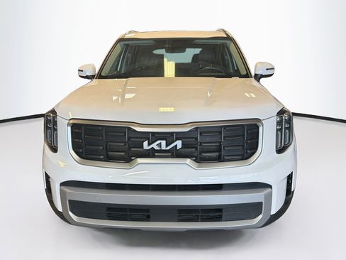 Used 2025 Kia Telluride S AWD/4WD image 2