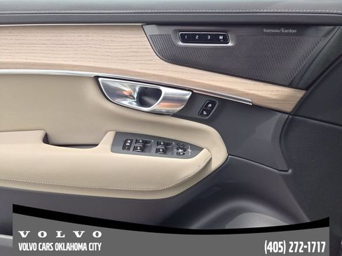 Used 2026 Volvo XC90 B5 Plus w/ Protection Package Premier AWD/4WD image 17