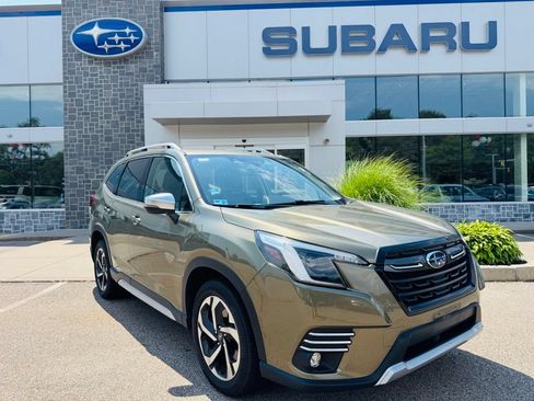 Used 2022 Subaru Forester Touring AWD/4WD image 1