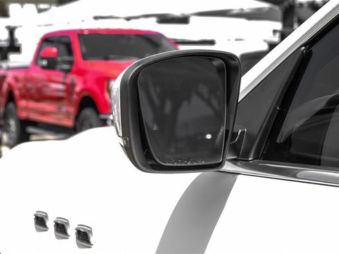 Used 2019 Maserati Levante Base image 46