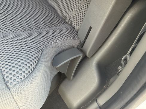 Used 2021 Nissan Frontier SV w/ Midnight Edition Floor Mats AWD/4WD image 25