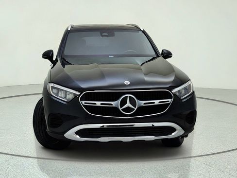 Used 2023 Mercedes-Benz GLC 300 4MATIC image 3