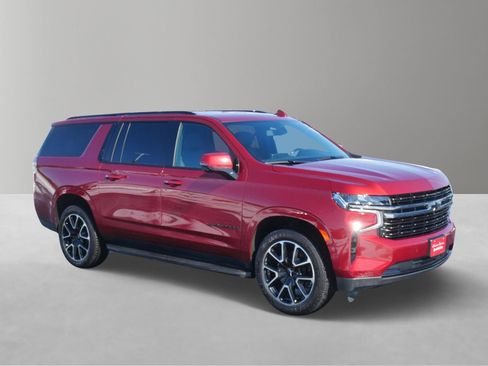 Used 2021 Chevrolet Suburban RST w/ Luxury Package image 2