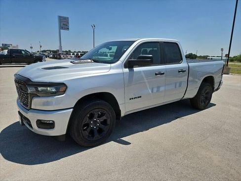 Used 2026 RAM 1500 Express AWD/4WD image 32