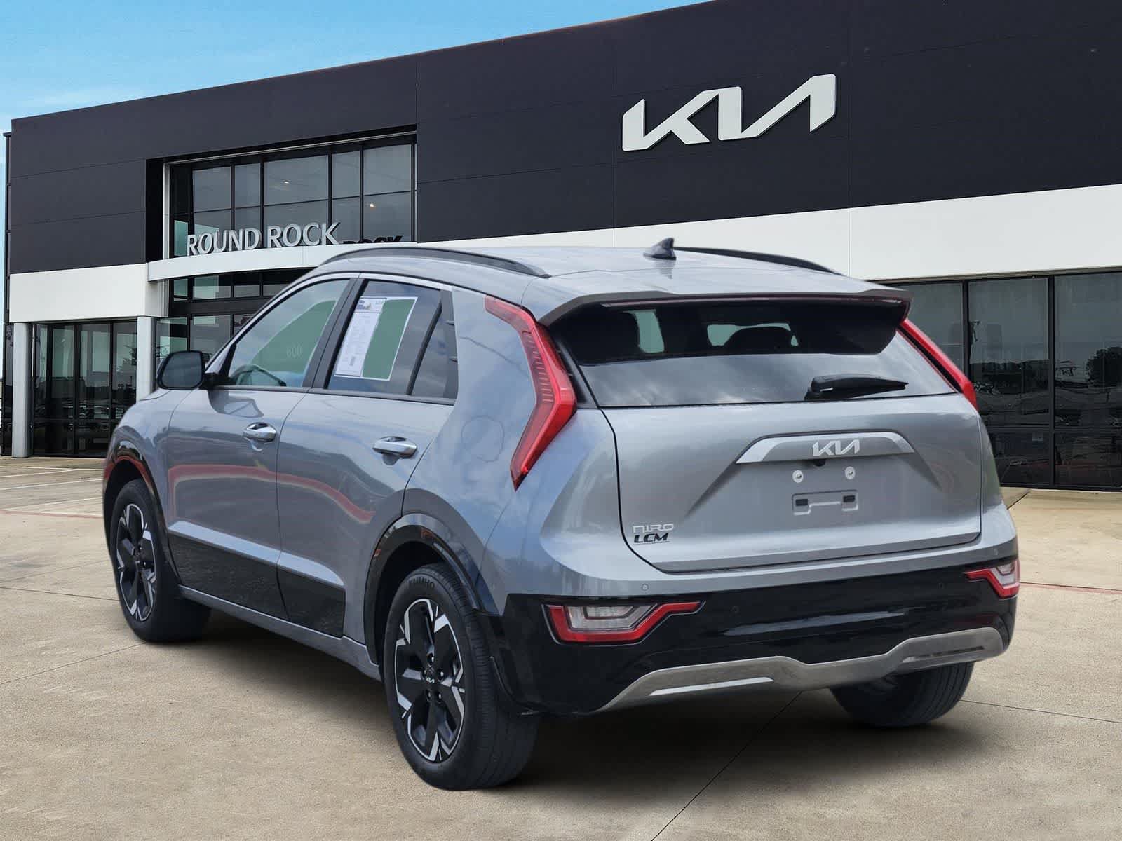 Certified 2023 Kia Niro Wave w/ Wave Preserve Package FWD image 5