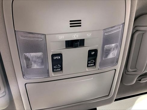 Used 2018 Toyota RAV4 XLE AWD/4WD image 34