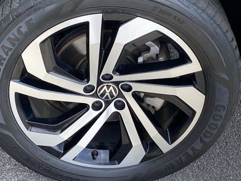 Used 2023 Volkswagen Atlas SEL AWD/4WD image 33