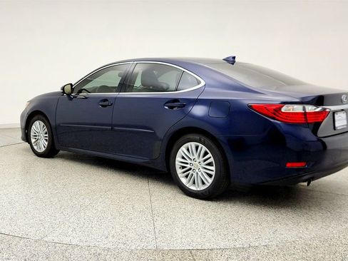 Used 2015 Lexus ES 350 w/ Luxury Package FWD image 7