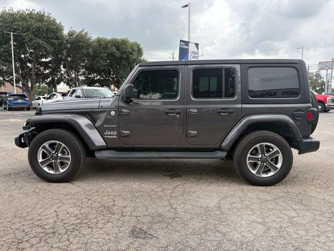 Used 2022 Jeep Wrangler Unlimited Sahara AWD/4WD image 8
