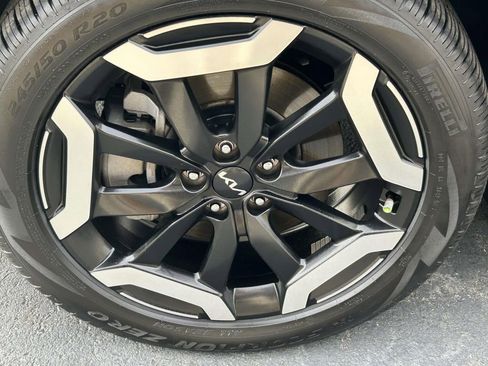 Certified 2024 Kia Telluride S w/ S Sunroof Package image 11