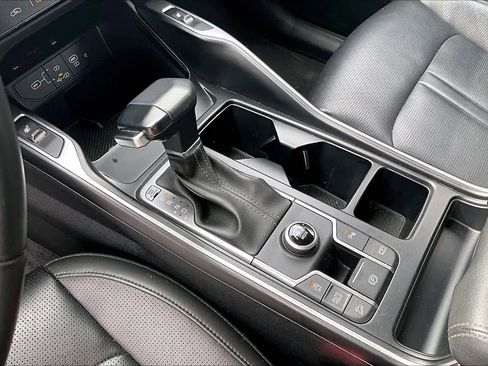 Certified 2024 Kia Sorento S image 16