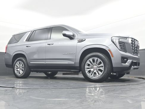 Used 2025 GMC Yukon Denali RWD image 29