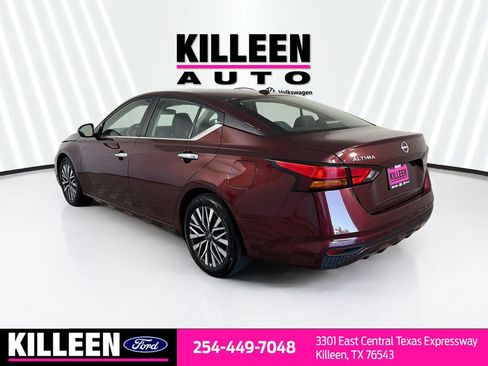 Used 2025 Nissan Altima 2.5 SV FWD image 7