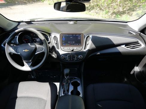 Used 2024 Chevrolet Malibu LT FWD image 17