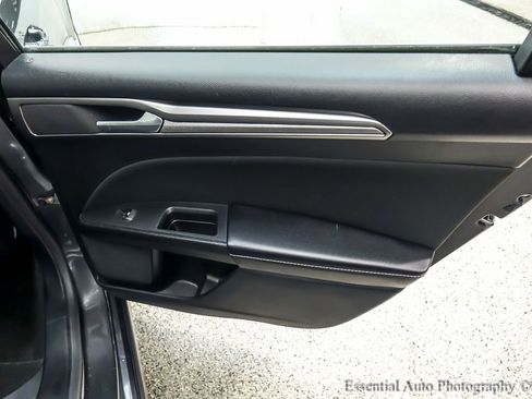 Certified 2019 Ford Fusion SE image 24