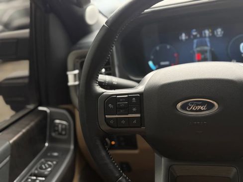 Used 2024 Ford F250 Lariat w/ Lariat Ultimate Package AWD/4WD image 3