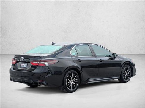 Used 2024 Toyota Camry SE image 5