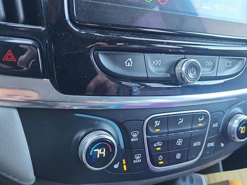 Used 2020 Chevrolet Traverse LT w/ LT Premium Package image 15