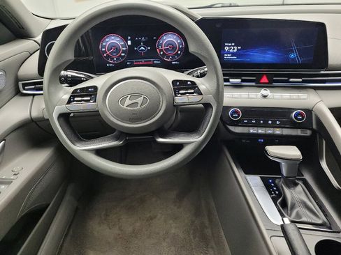 Used 2024 Hyundai Elantra SEL FWD image 22