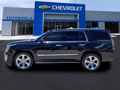 Used 2019 Cadillac Escalade Premium Luxury image 4