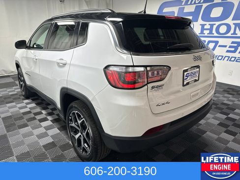 Used 2025 Jeep Compass Limited AWD/4WD image 3