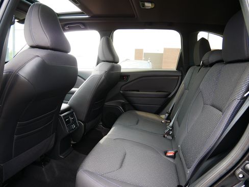 Used 2025 Subaru Forester Premium AWD/4WD image 33