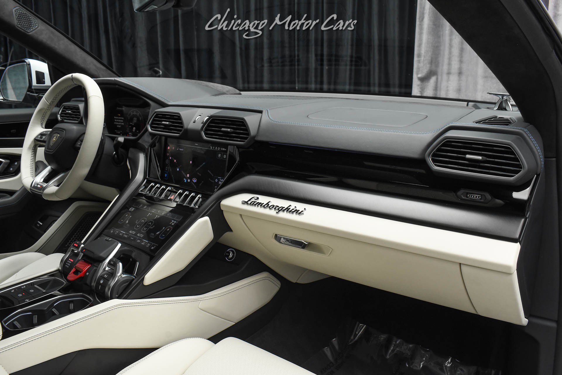 Used 2024 Lamborghini Urus S AWD/4WD image 23