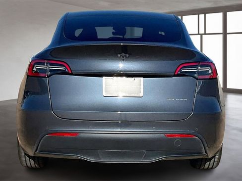 Used 2022 Tesla Model Y Long Range image 4