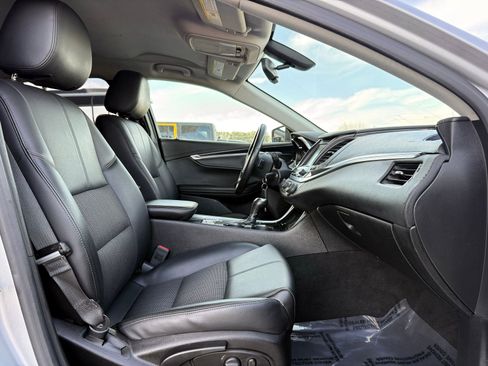 Used 2017 Chevrolet Impala LT image 27