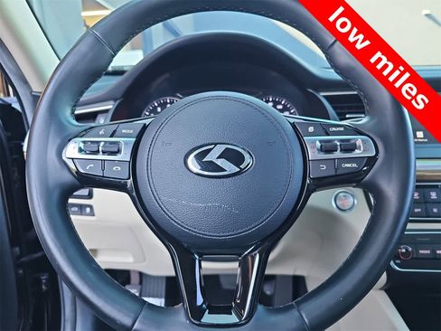 Used 2019 Kia Cadenza Premium image 19