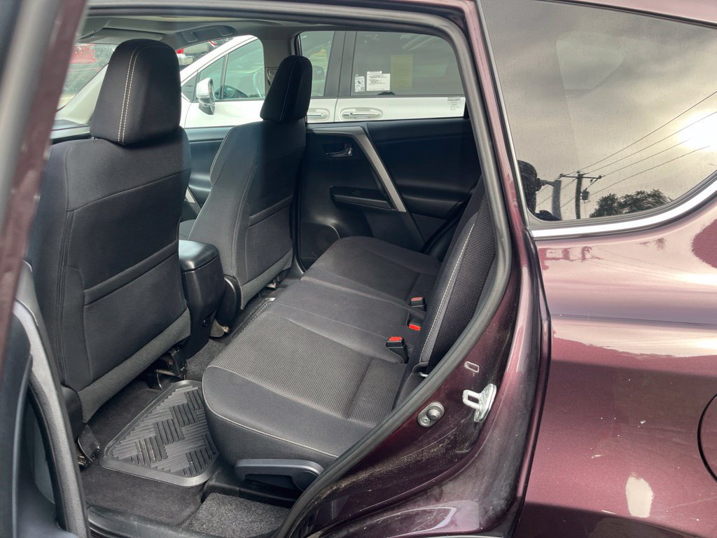 Used 2016 Toyota RAV4 XLE AWD/4WD image 5