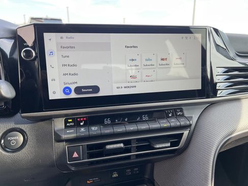 Used 2025 Toyota Camry SE w/ Multimedia Upgrade Package image 22