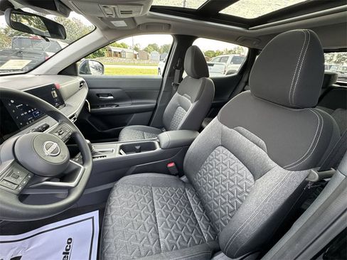 New 2026 Nissan Kicks SV w/ SV Premium Package image 11