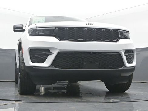 New 2025 Jeep Grand Cherokee Altitude image 53