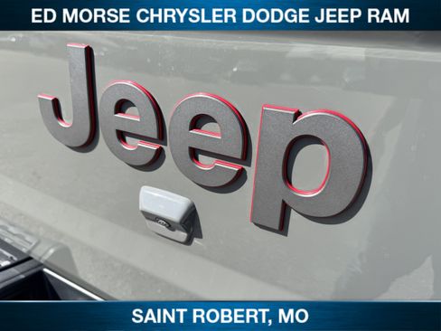 Used 2020 Jeep Gladiator Rubicon w/ Cold Weather Group AWD/4WD image 8