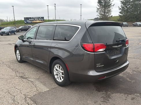 Used 2023 Chrysler Voyager LX FWD image 6