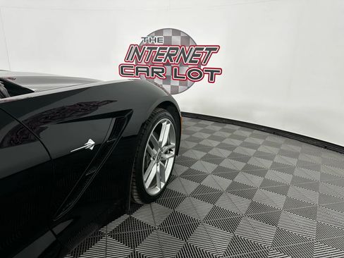 Used 2018 Chevrolet Corvette Stingray Coupe w/ Battery Protection Package image 28